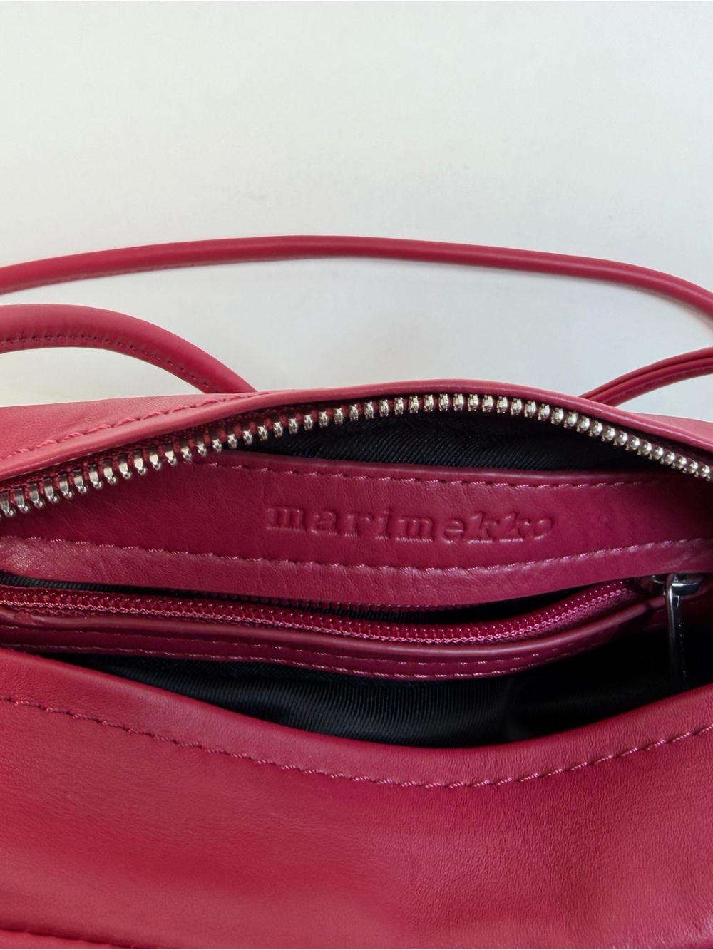 Marimekko Pikku Karla Raspberry Red Leather Shoulder Bag NWT Dust bag included - Picture 4 of 10